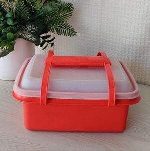 Vintage 1970's Tupperware Pack 'N Carry Paprika Red Keeper Lunchbox